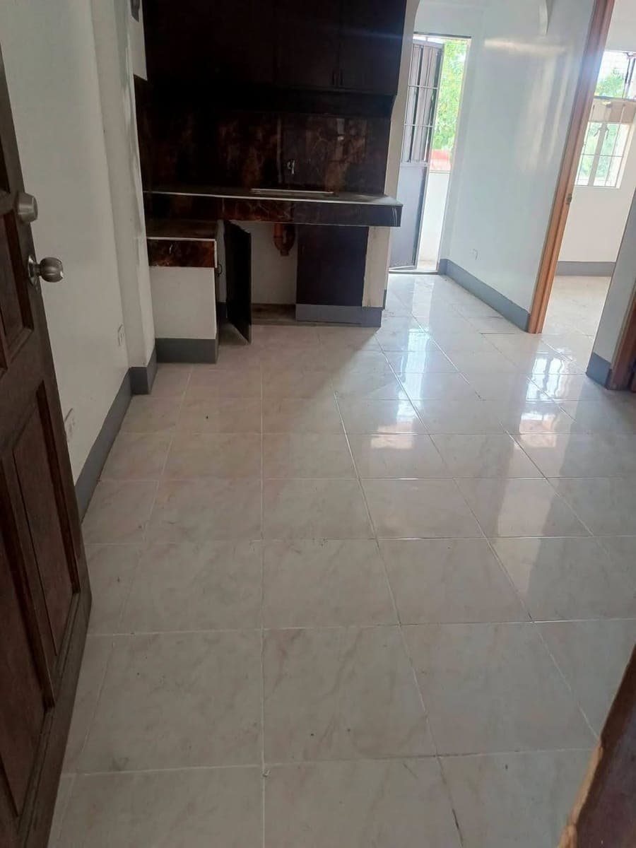 Apartment bldg for rent along dona josefa village las pinas 2bedroom apartment   second floor ung bk... - photo 2