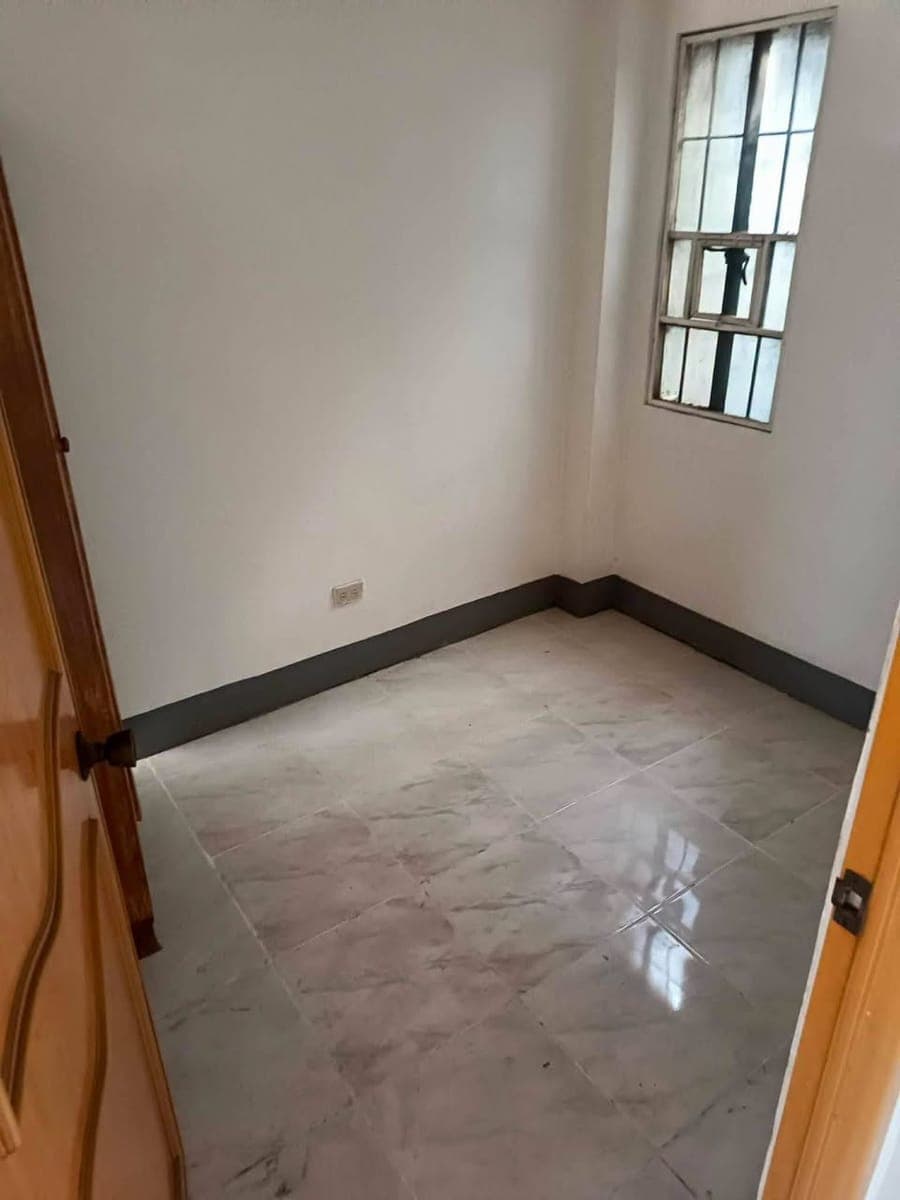 Apartment bldg for rent along dona josefa village las pinas 2bedroom apartment   second floor ung bk... - photo 4