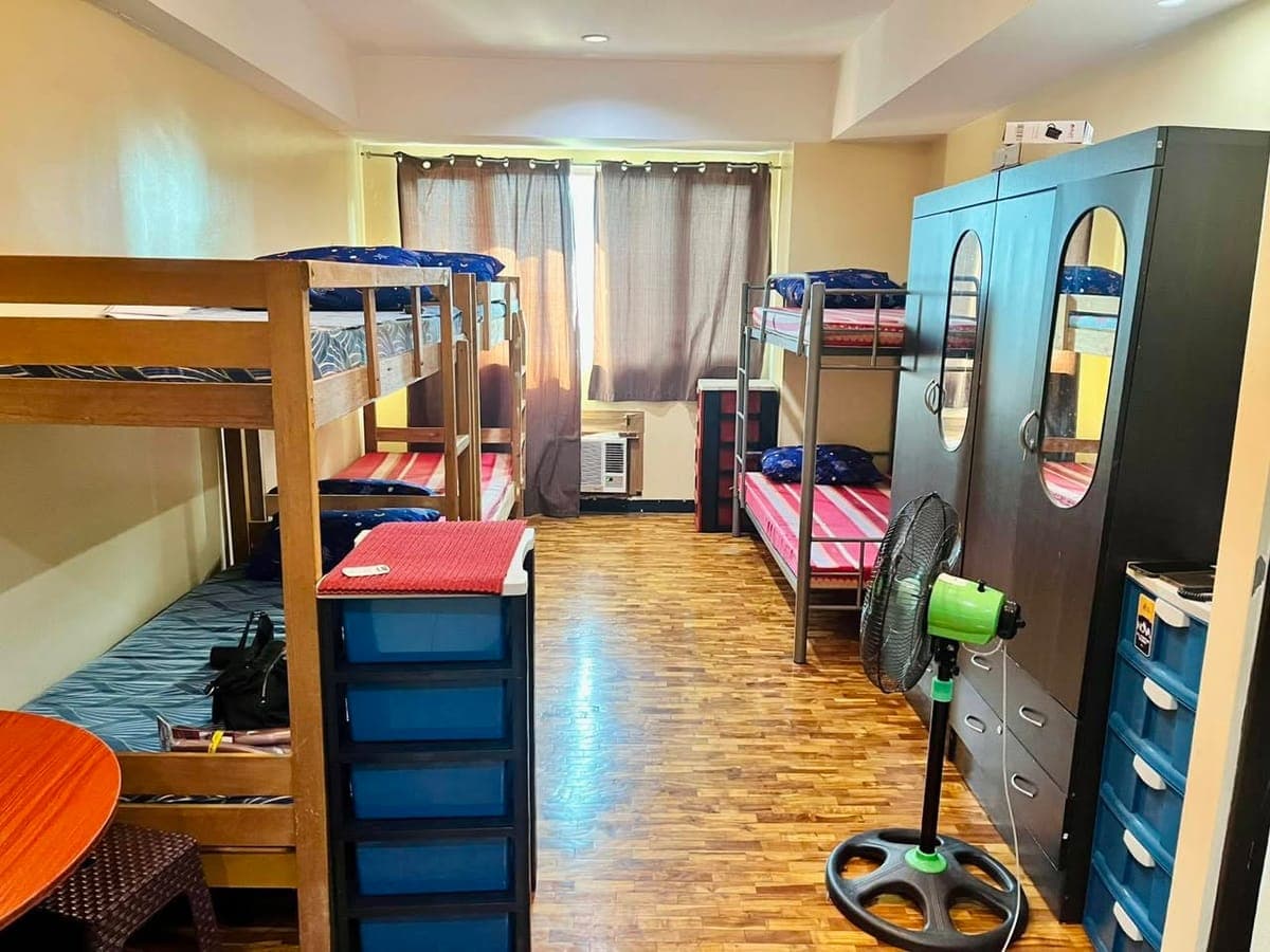 Male sharing bedspacer condo near RCbc plaza and MAKATI med - photo 2