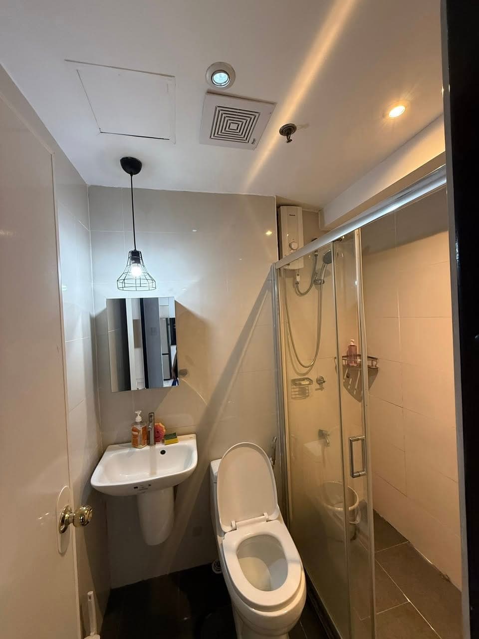 FOR RENT 1 Bedroom UNIT AMAIA SKIES CUBAO CONDOMINIUM Tower 2 ( 5th ave. P.Tuazon Cubao, Quezon City... - photo 5