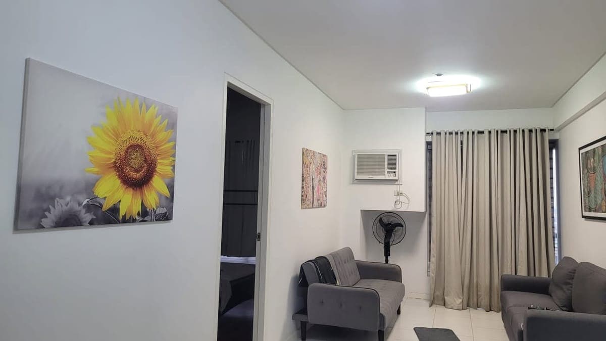 🌟 Exclusive Listing: Spacious 1BR Condo in The Columns Ayala - Near RCBC and PBCOM Makati - photo 1