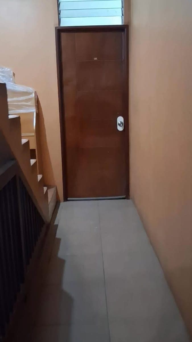 Studio with loft and own T/B for Rent - photo 4