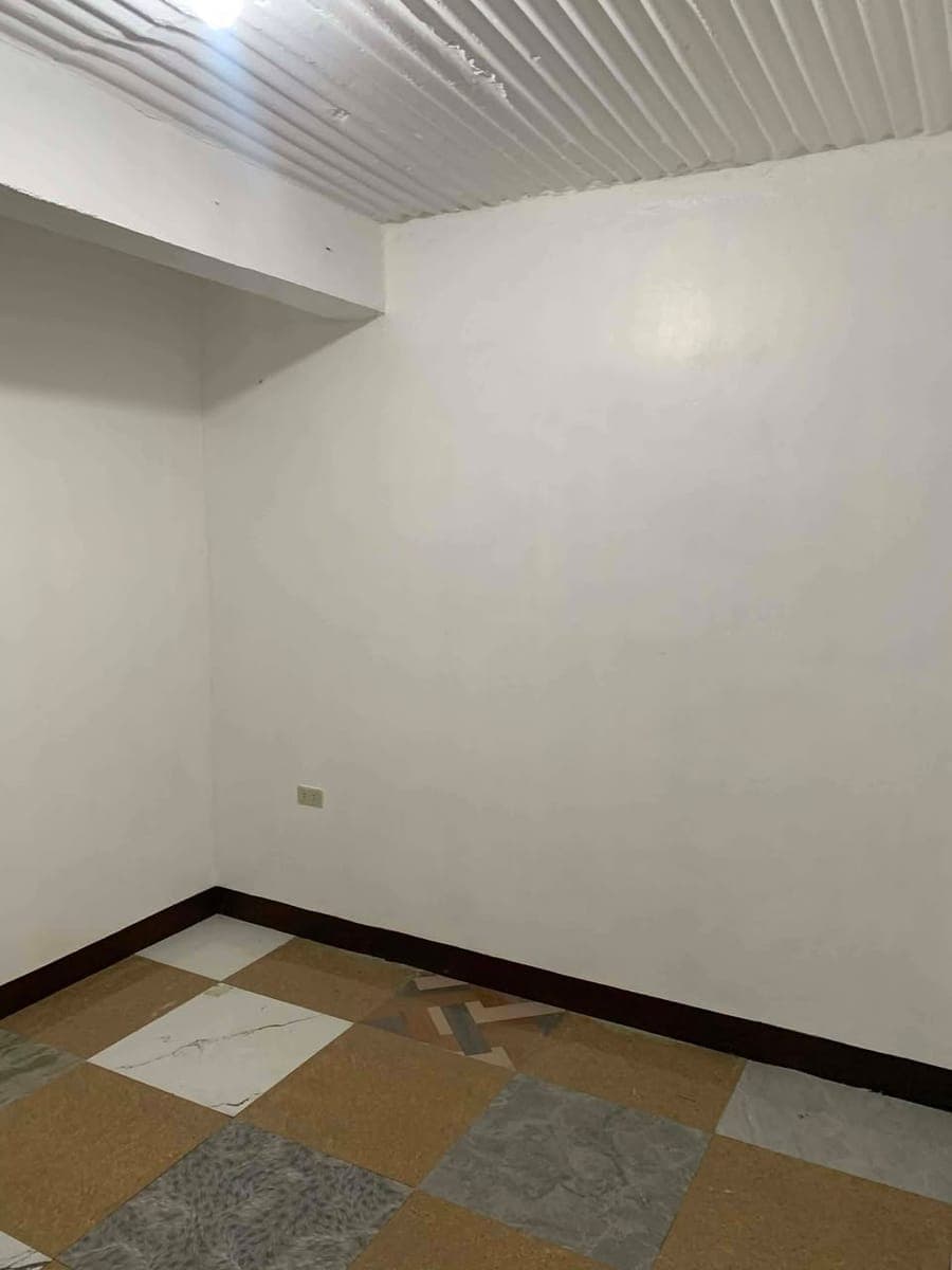 FOR RENT CASIMIRO NEAR SM HYPERMARKET, LAS PINAS CITY, PM FOR SCHEDULE FOR VIEWING PO. SALAMAT PO. - photo 4