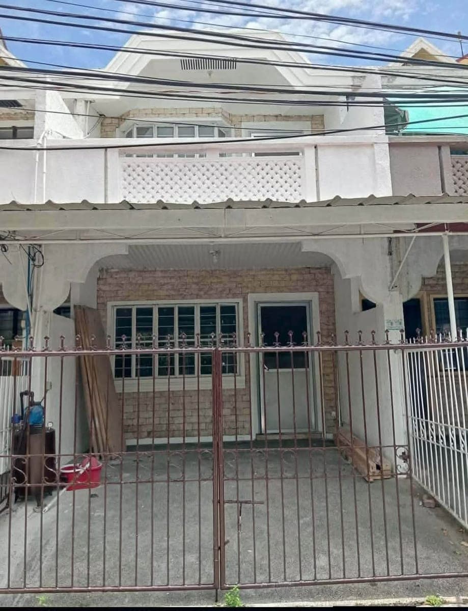 House For Rent in Multinational Village Parañaque City - photo 1