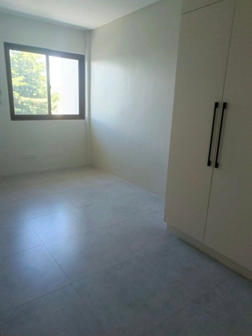house for rent 3bedrooms 3cr 2carpark  w air-con  brand new  1+2  loc  Dona Josefa village Almanza uno - photo 1