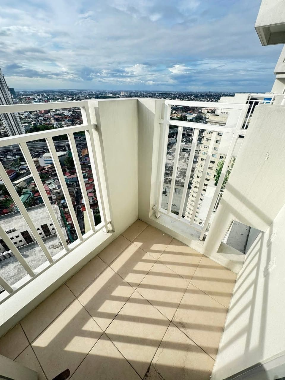 BRANDNEW !!!1bedroom at Avida Cloverleaf Near Ayala Clovermall / Affordable condo  !!! - photo 2