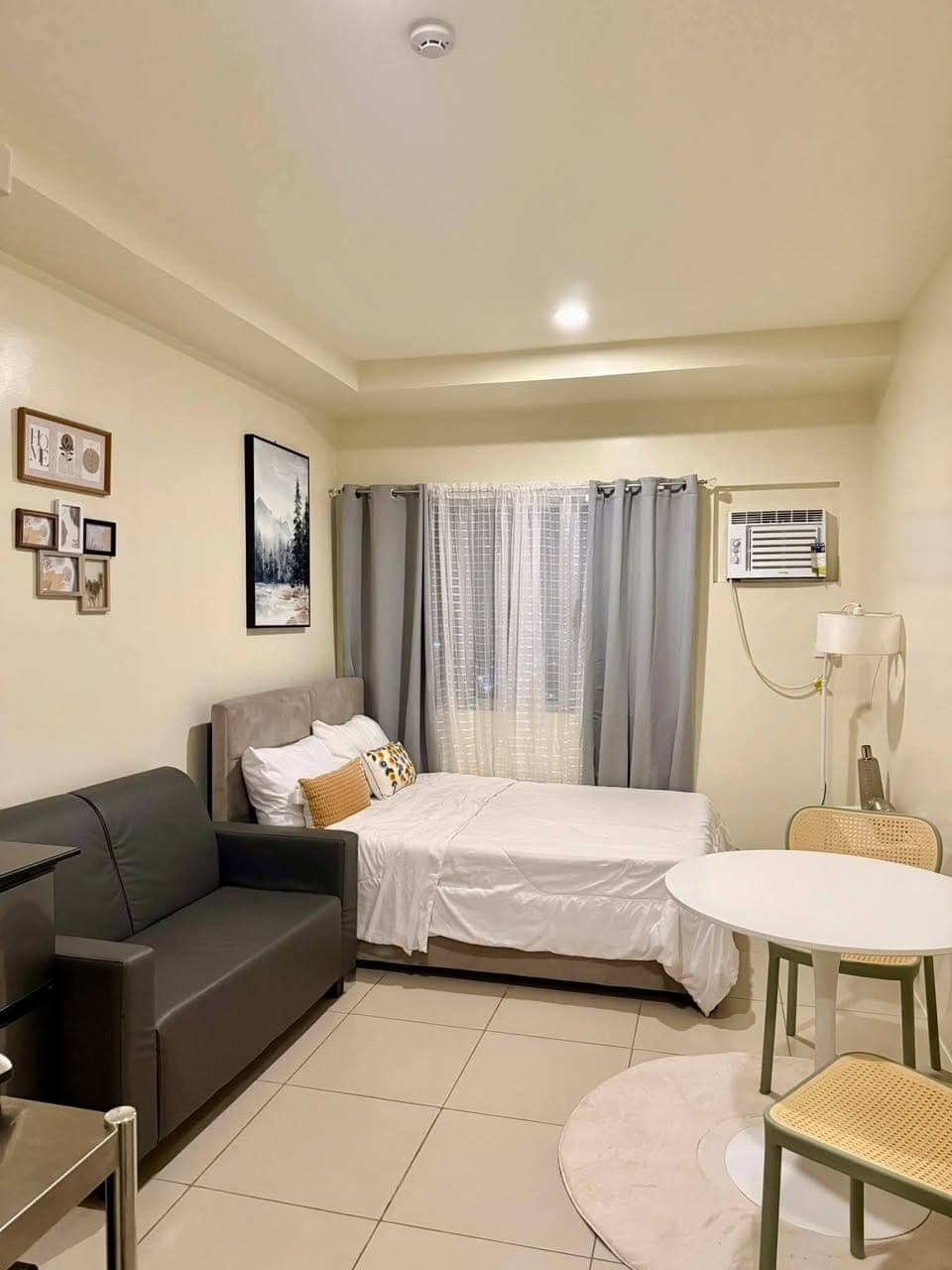 FOR RENT: ₱17,000 inclusive assoc dues - photo 1
