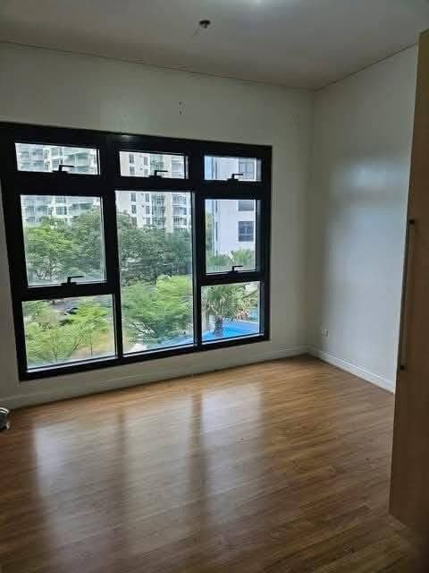 FOR LEASE - photo 1