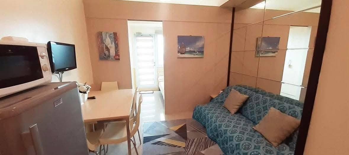 FOR RENT: ₱17,000/month. - Inclusive condo dues & Wifi - photo 2