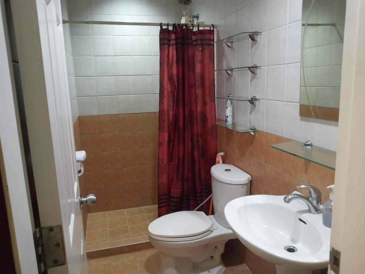 For Rent walking distance Heart Center, EAMC, NKTI, and Lung Center. - photo 5