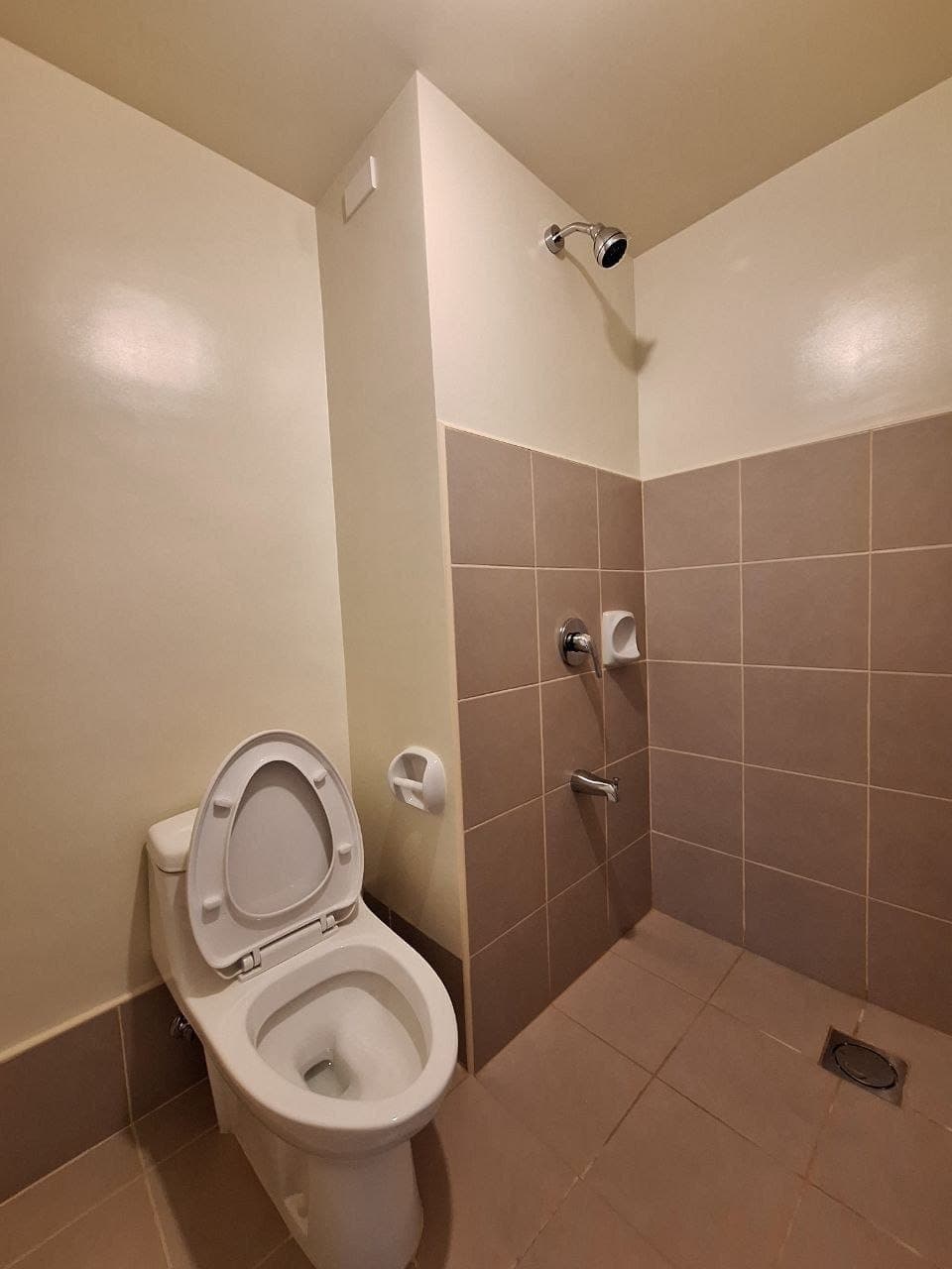 𝐅𝐎𝐑 𝐑𝐄𝐍𝐓: Newly Turned Over Unit in Avida Towers Cloverleaf, Quezon City - photo 3