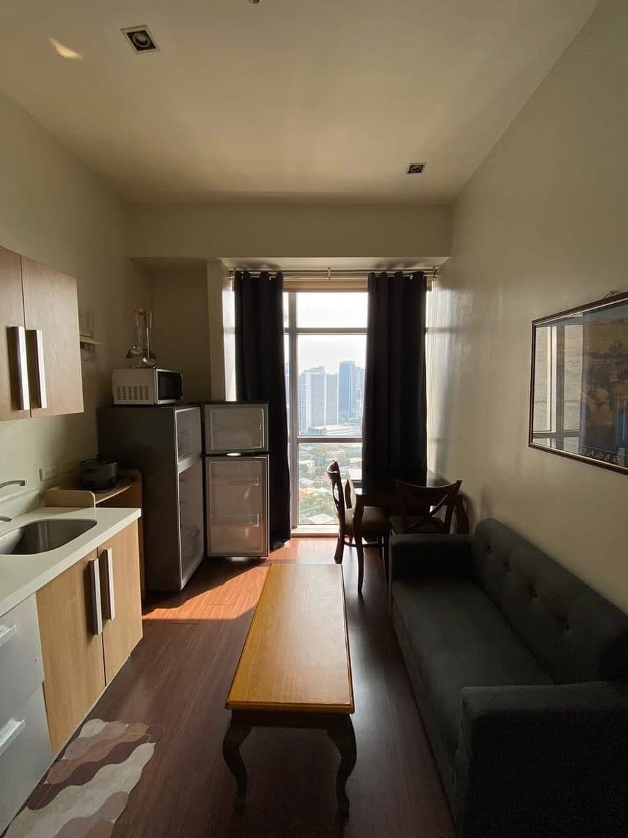 🏠 Knightsbridge Residences - photo 1