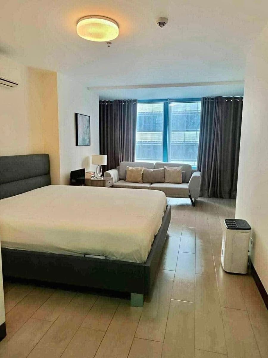 70k MONTHLY‼️2-BEDROOM CONDO UNIT AT TWO CENTRAL MAKATI - photo 4