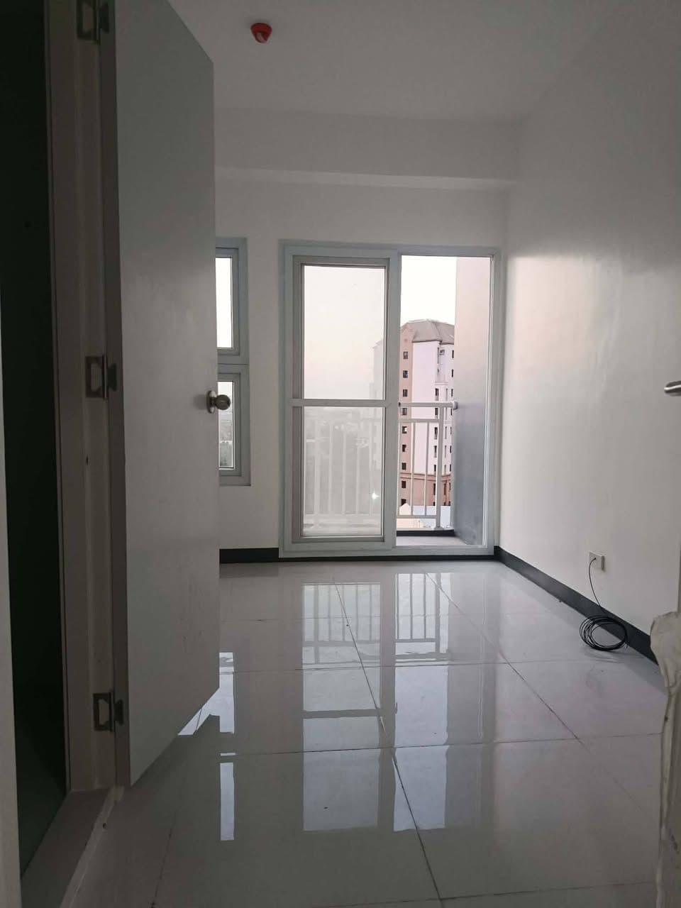 CONDO FOR RENT - photo 2