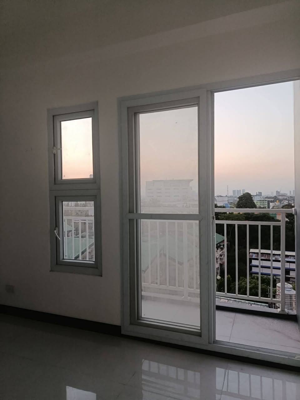 CONDO FOR RENT - photo 3