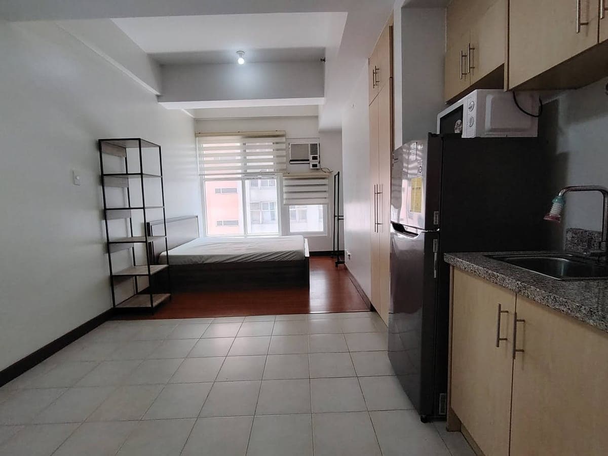 Studio Unit For Rent - photo 1