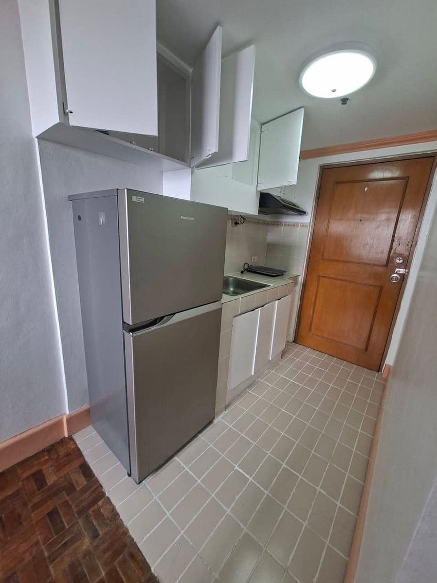 Cityland makati delarosa,  1pax 12,500 per month 1yr lease minimum - photo 2