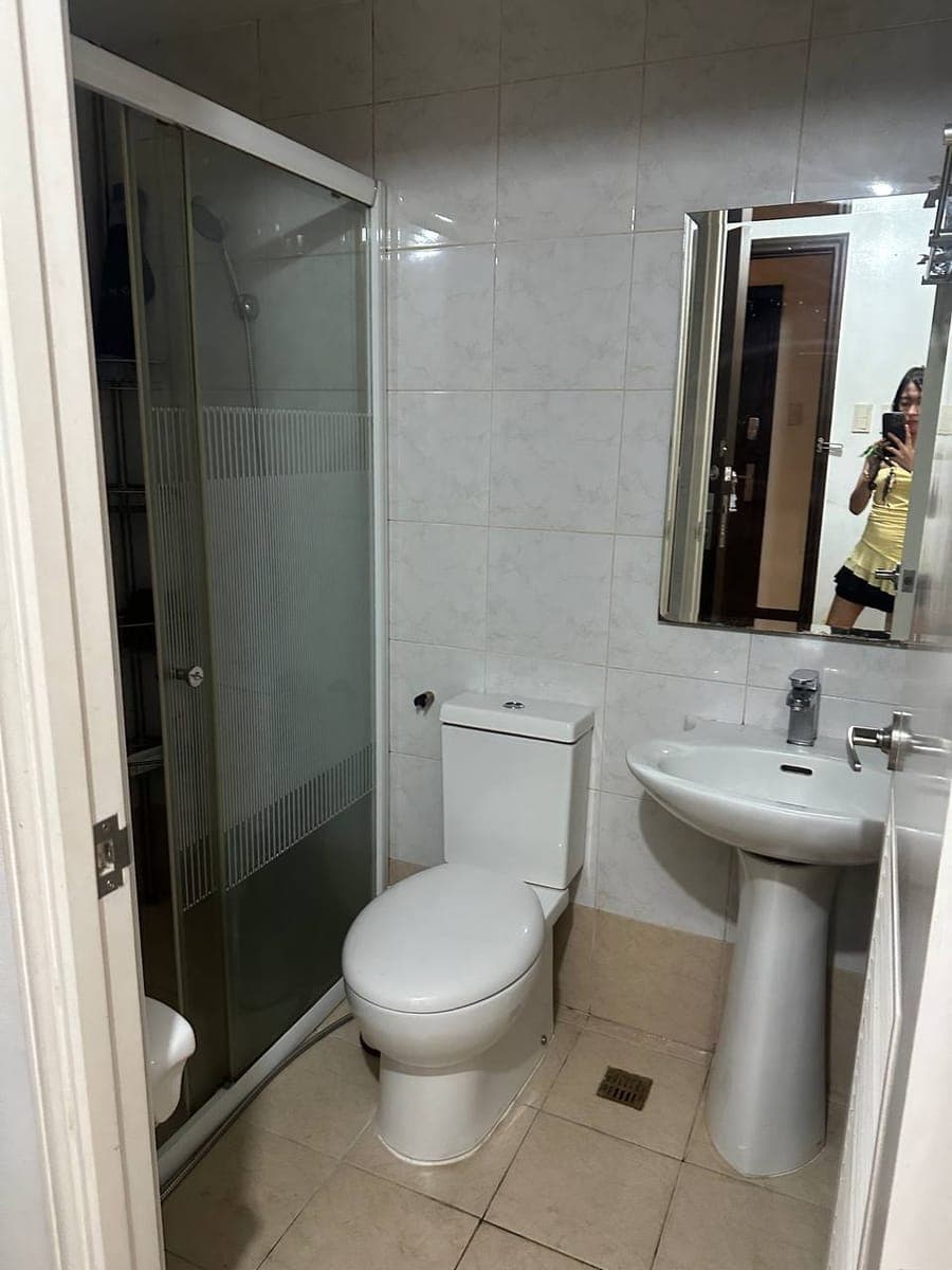 🏙️ **FOR RENT: Cozy 1BR Condo in the Heart of Makati** - photo 2