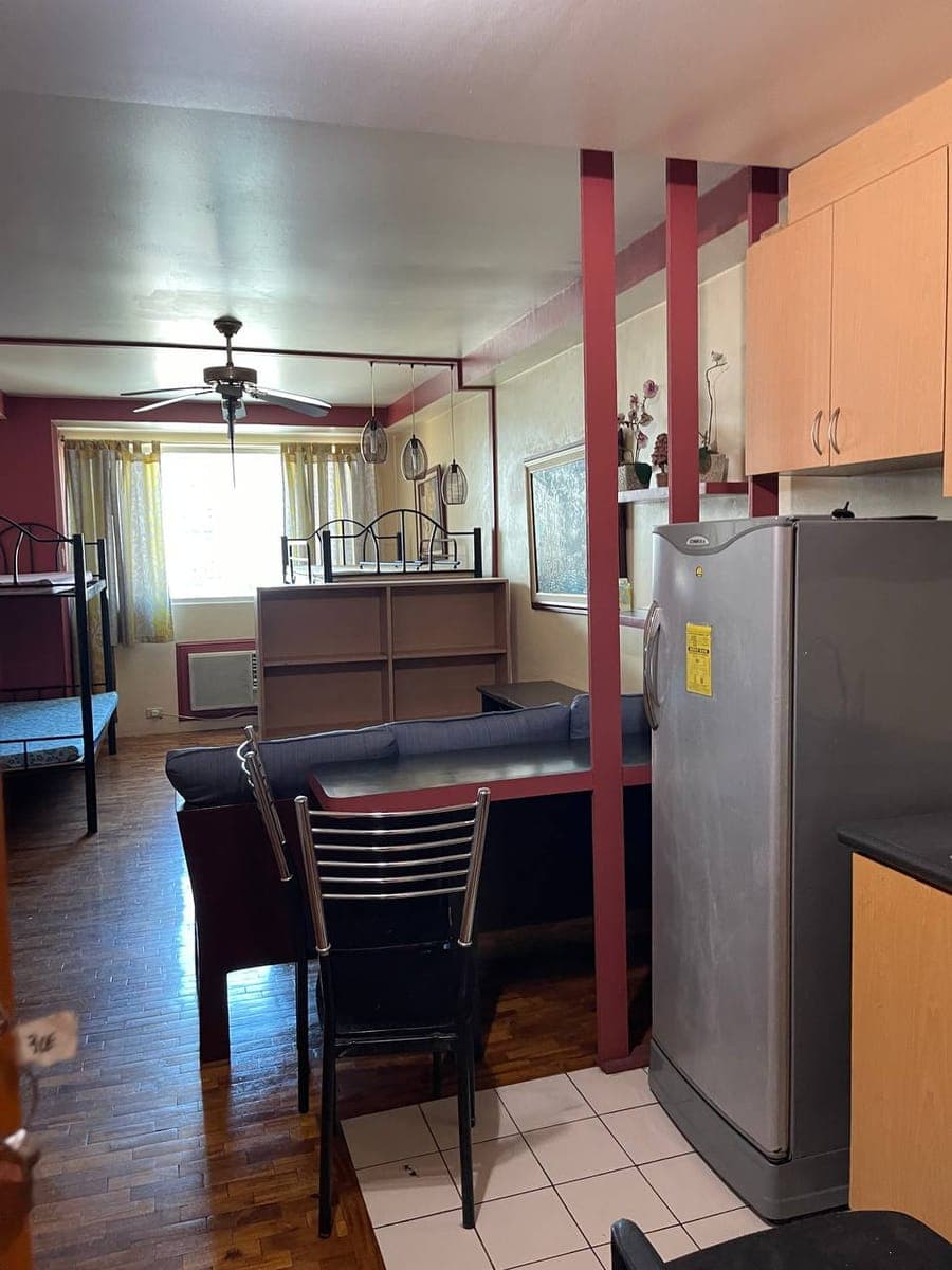 FOR RENT: 1BR Condo in Makati - photo 1