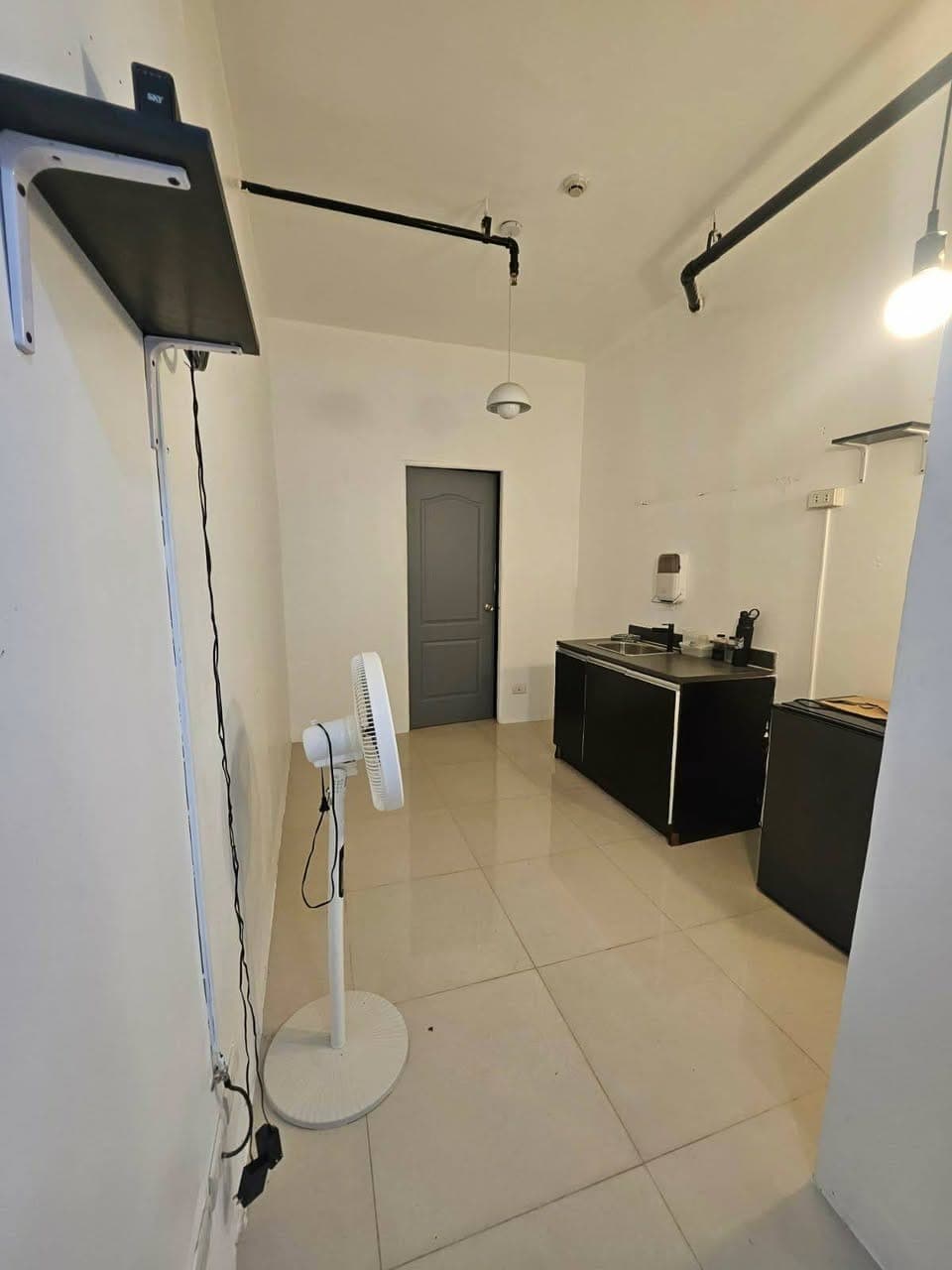 ‼️ Condo for Rent ‼️ - photo 1