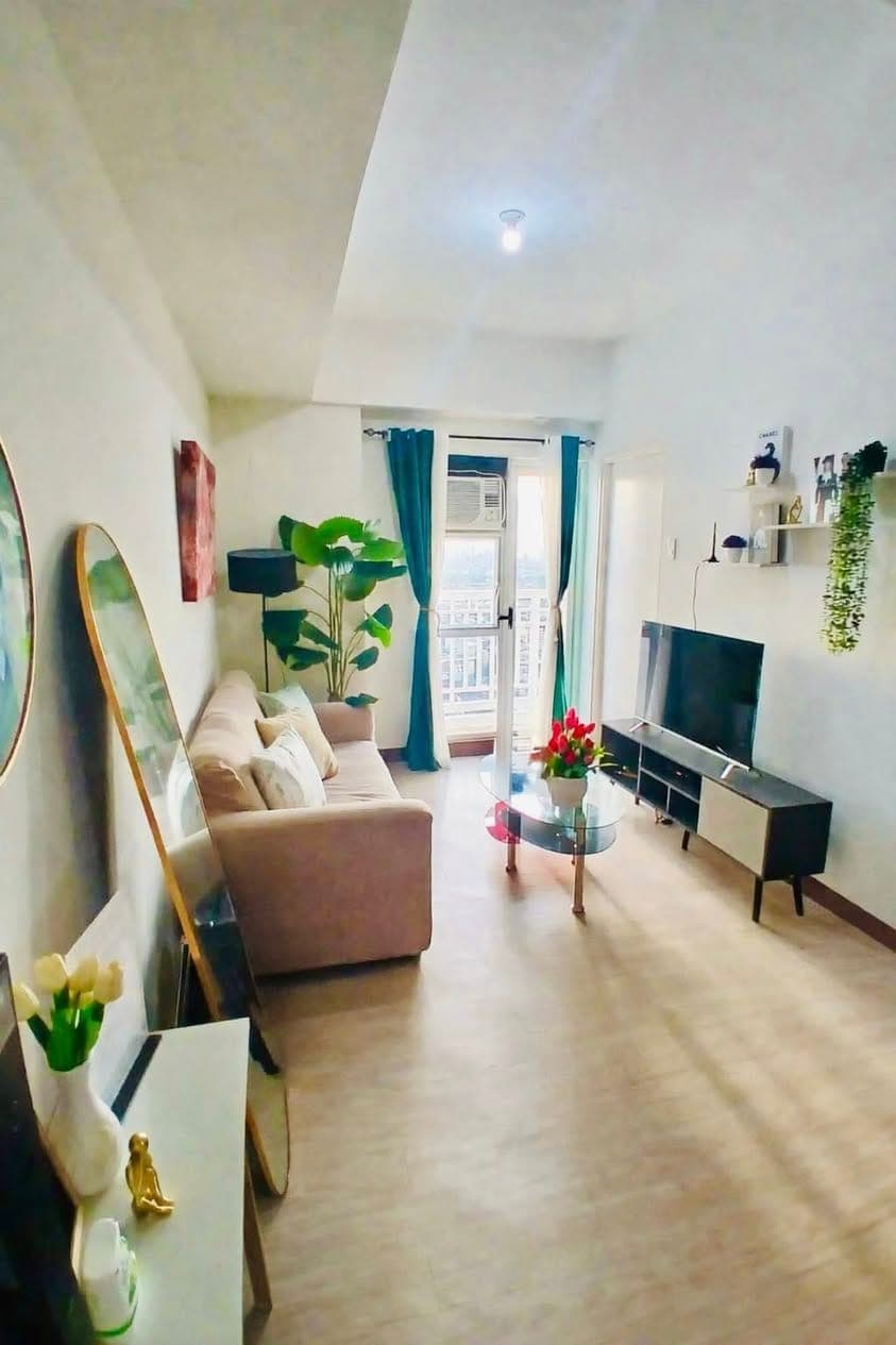 ✨ AVAILABLE NOW – SPACIOUS 1BR CORNER UNIT WITH BALCONY ✨ - photo 1