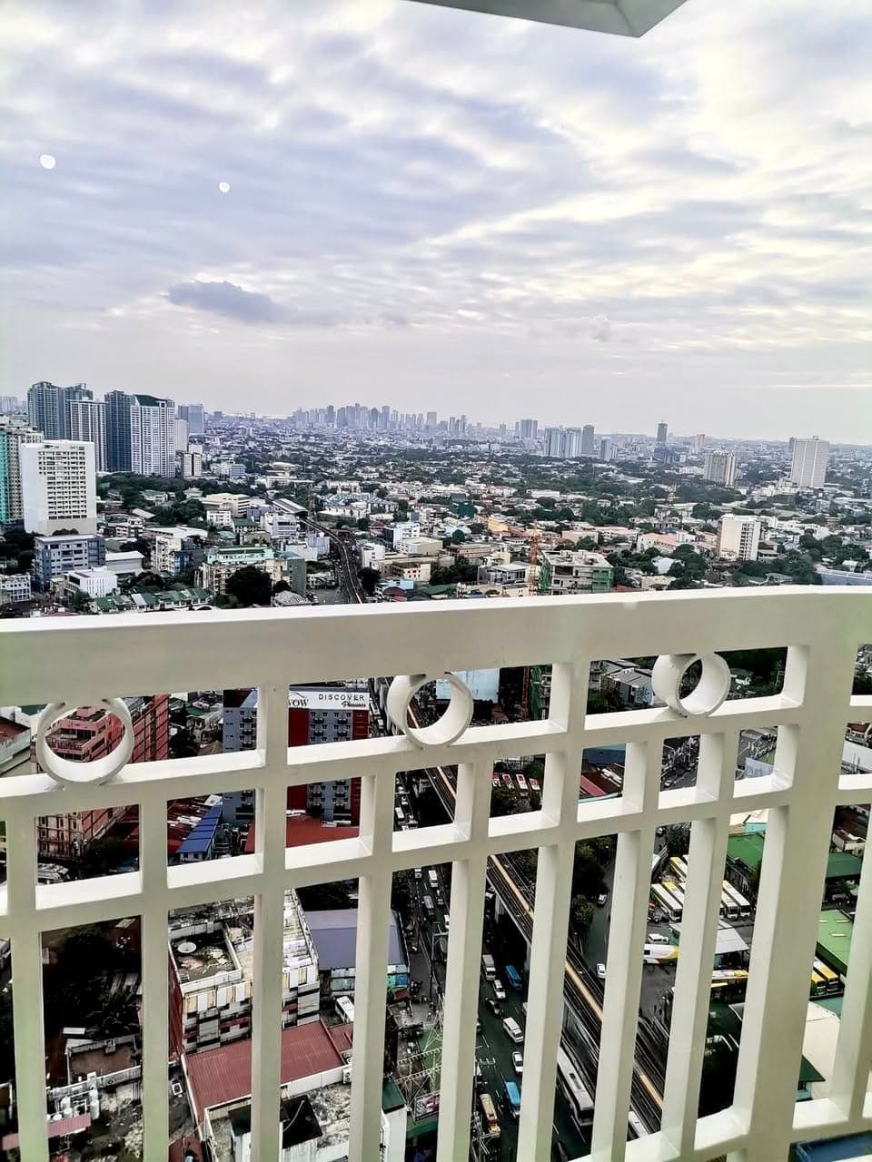 ✨ AVAILABLE NOW – SPACIOUS 1BR CORNER UNIT WITH BALCONY ✨ - photo 2