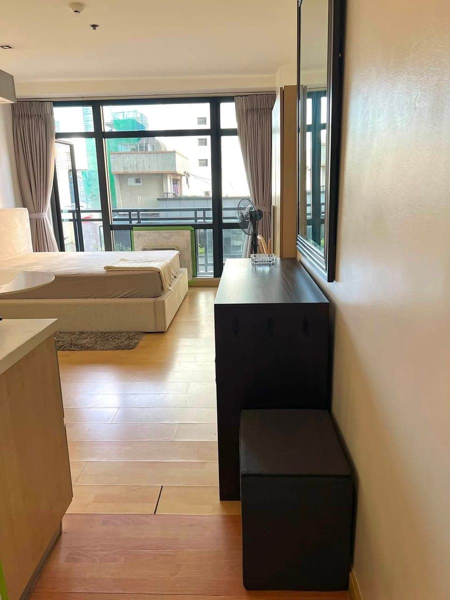 For Rent / Lease: Furnished Studio with Balcony – The Gramercy Residences, Makati - photo 5