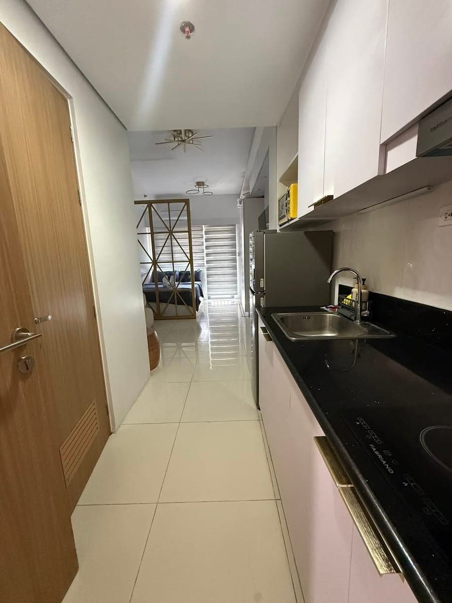 Red Residences- Chino Roces Avenue - photo 1