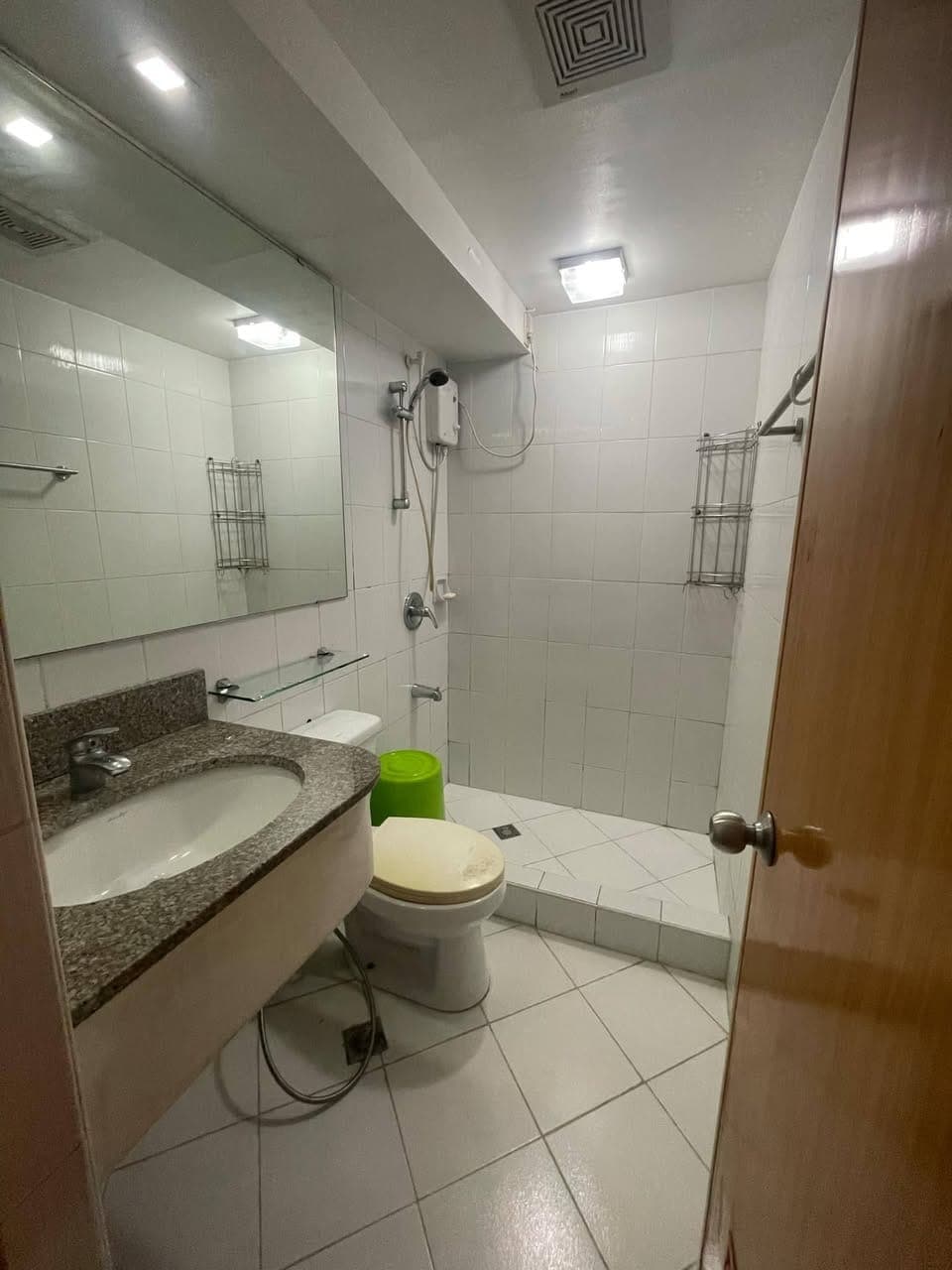 FOR RENT STUDIO TYPE CONDO - photo 4