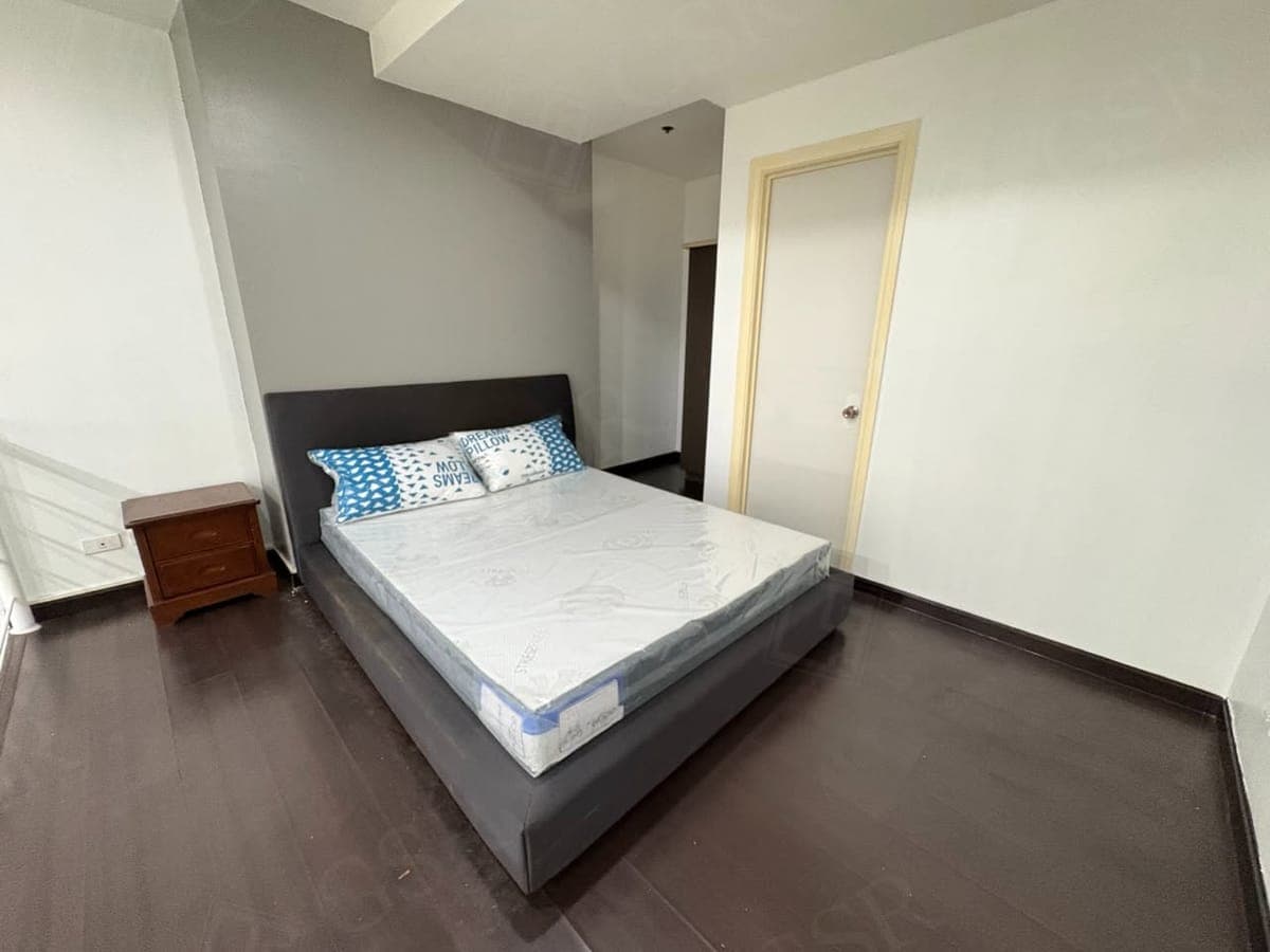 **Fully Furnished One Bedroom Unit with Balcony and Parking For Lease at Gramercy Residences ** - photo 3