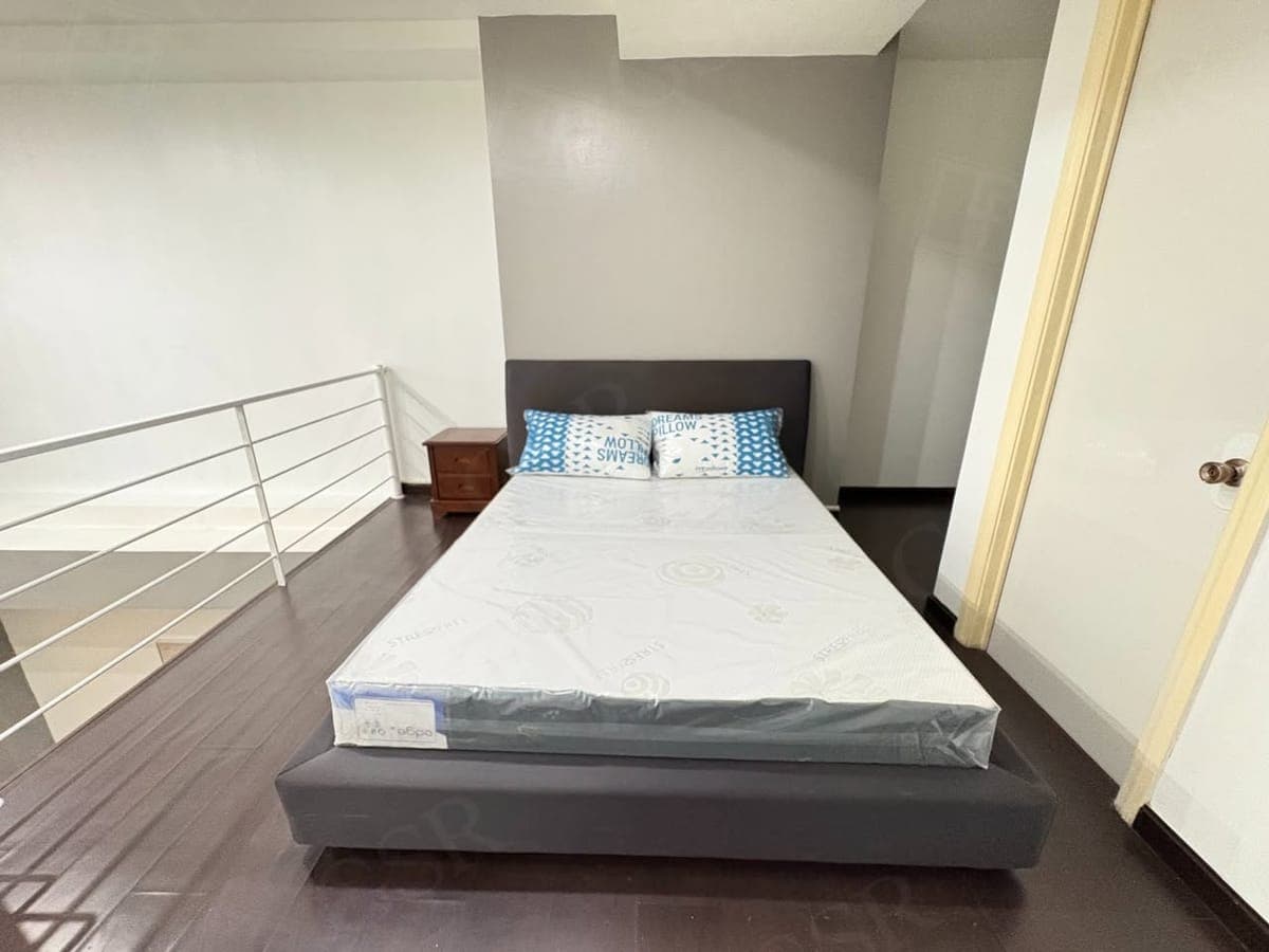 **Fully Furnished One Bedroom Unit with Balcony and Parking For Lease at Gramercy Residences ** - photo 5