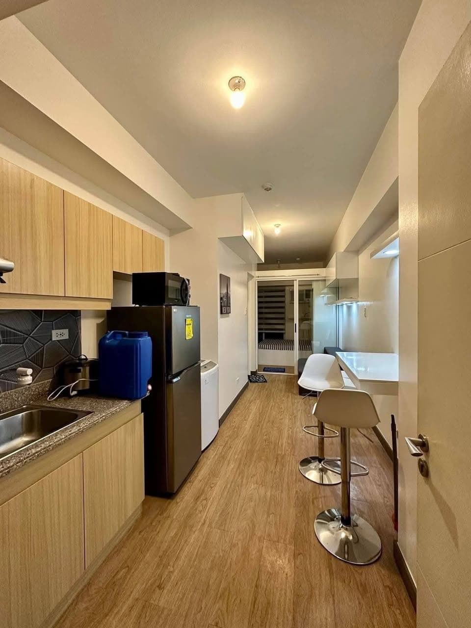1-BEDROOM (29sqm) w/ BALCONY FOR RENT - photo 1