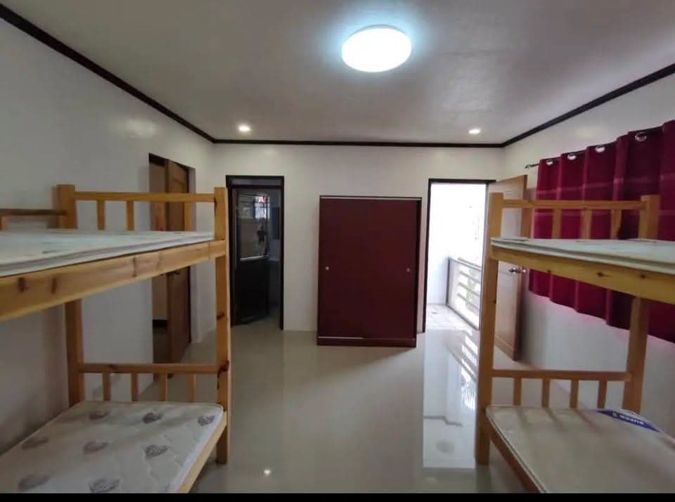 P Townhouse For Rent in Multinational VIllage Paranaque City - photo 2