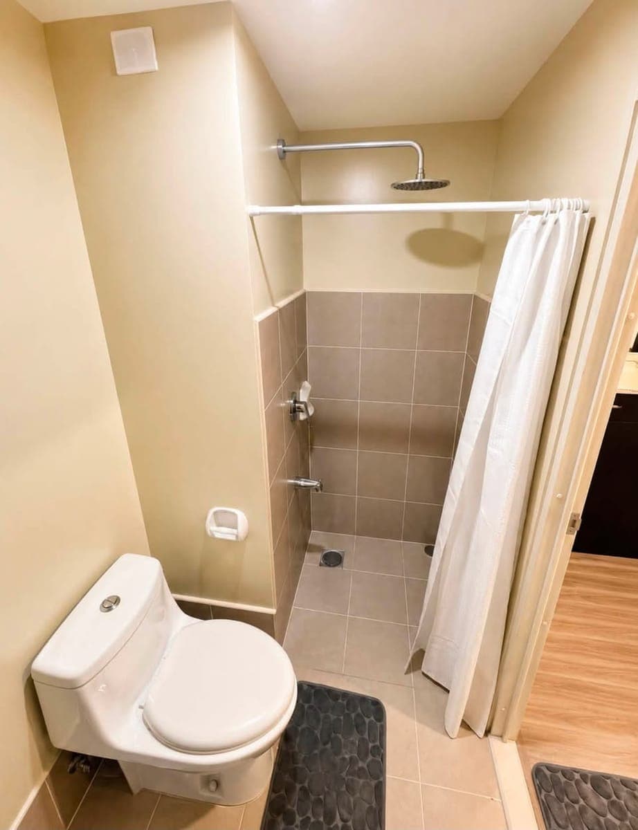 Condo Studio Unit for Rent in Taguig, P20k Only - photo 4