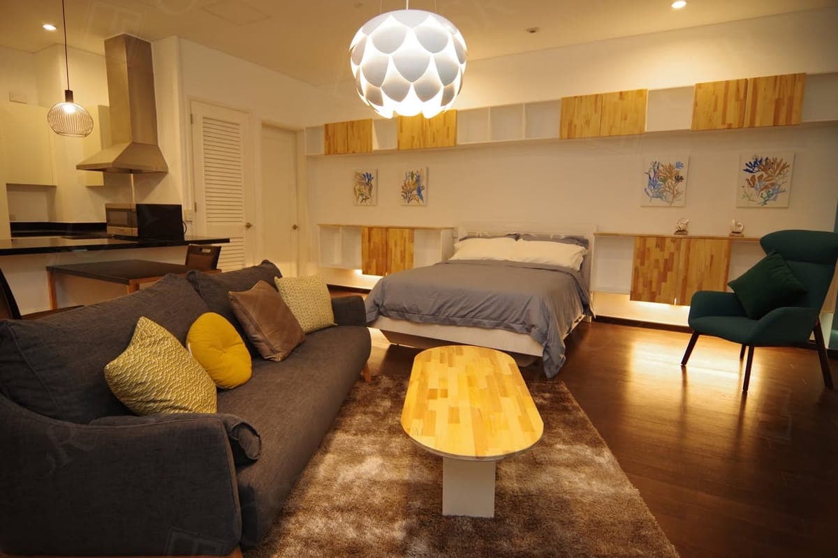 **Fully Furnished Studio Unit with Parking For Lease at Trump Tower at Century City ** - photo 4