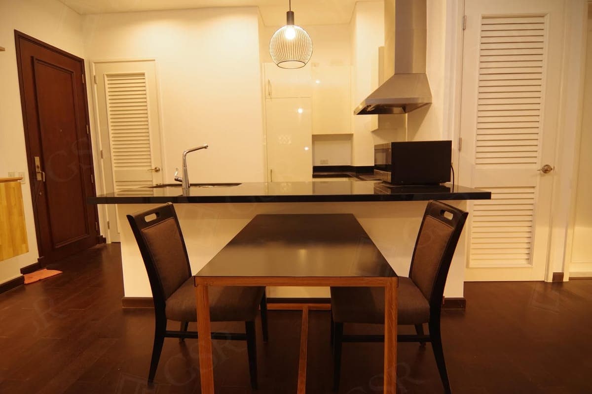 **Fully Furnished Studio Unit with Parking For Lease at Trump Tower at Century City ** - photo 5