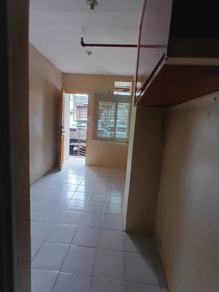 STUDIO TYPE APARTMENT UNIT FOR RENT - photo 2