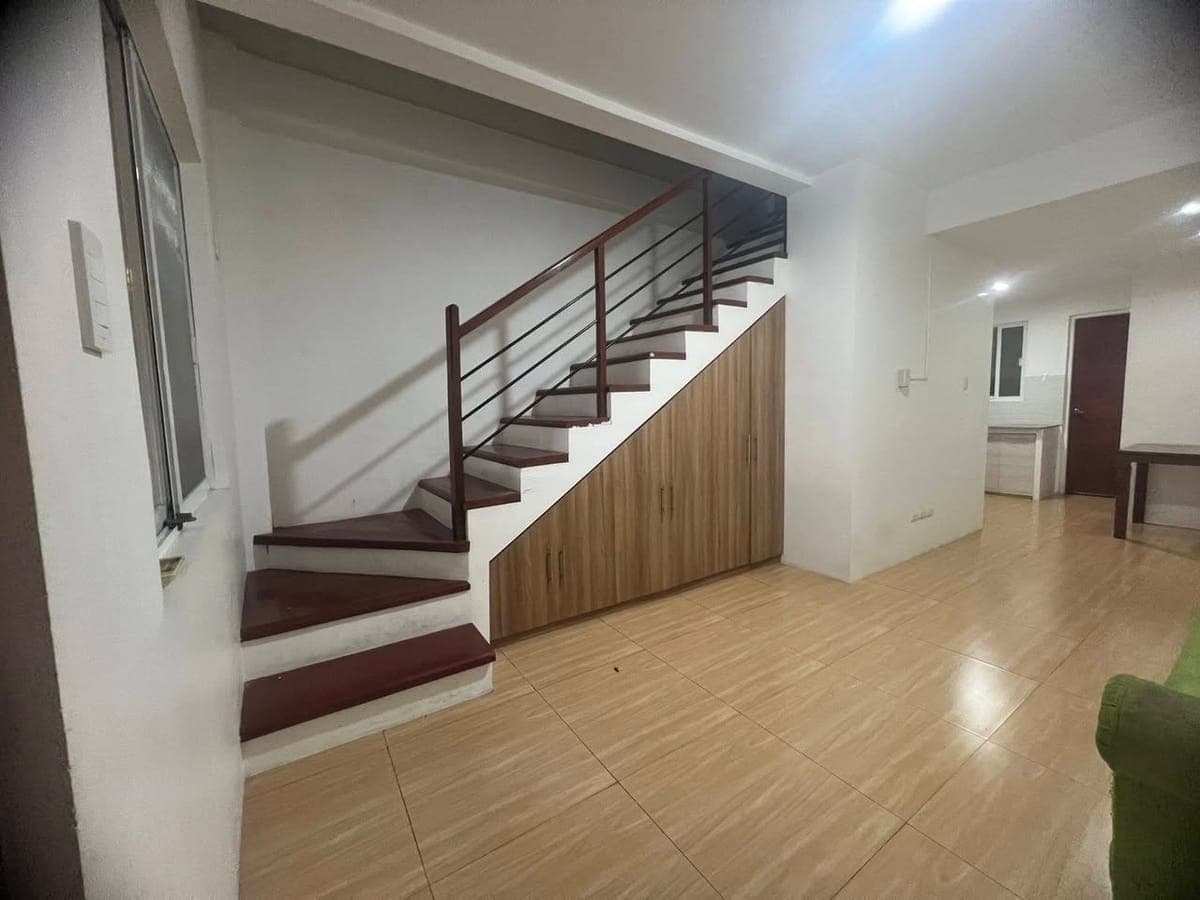 Townhouse For Rent - Pilar Las Piñas City - photo 1