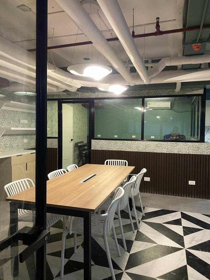Looking for 4 tenants - photo 1