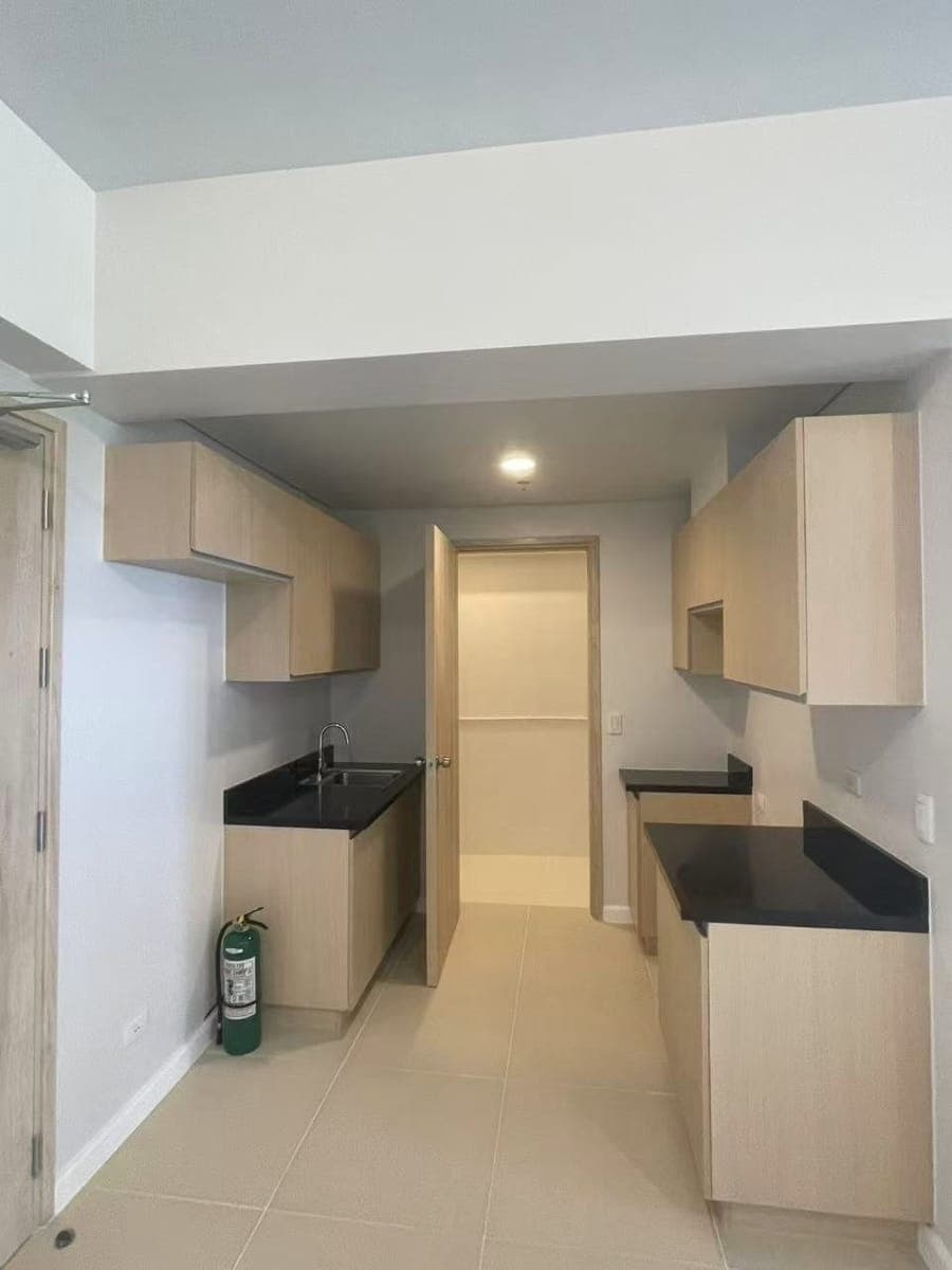 Las Piñas Condo for Rent | Direct Listing - photo 1