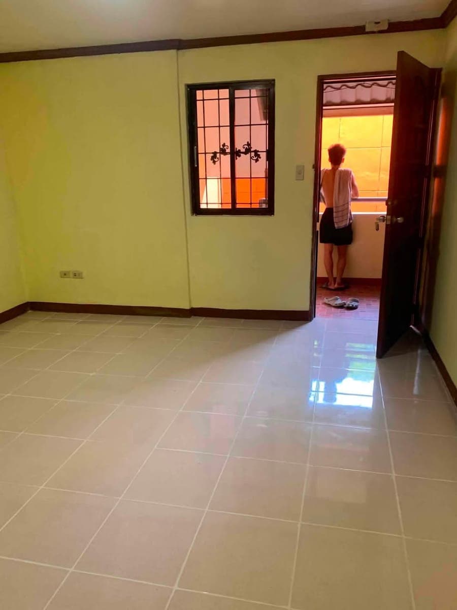 For rent 1 bedroom with 1 toilet and built in cabinets - photo 1