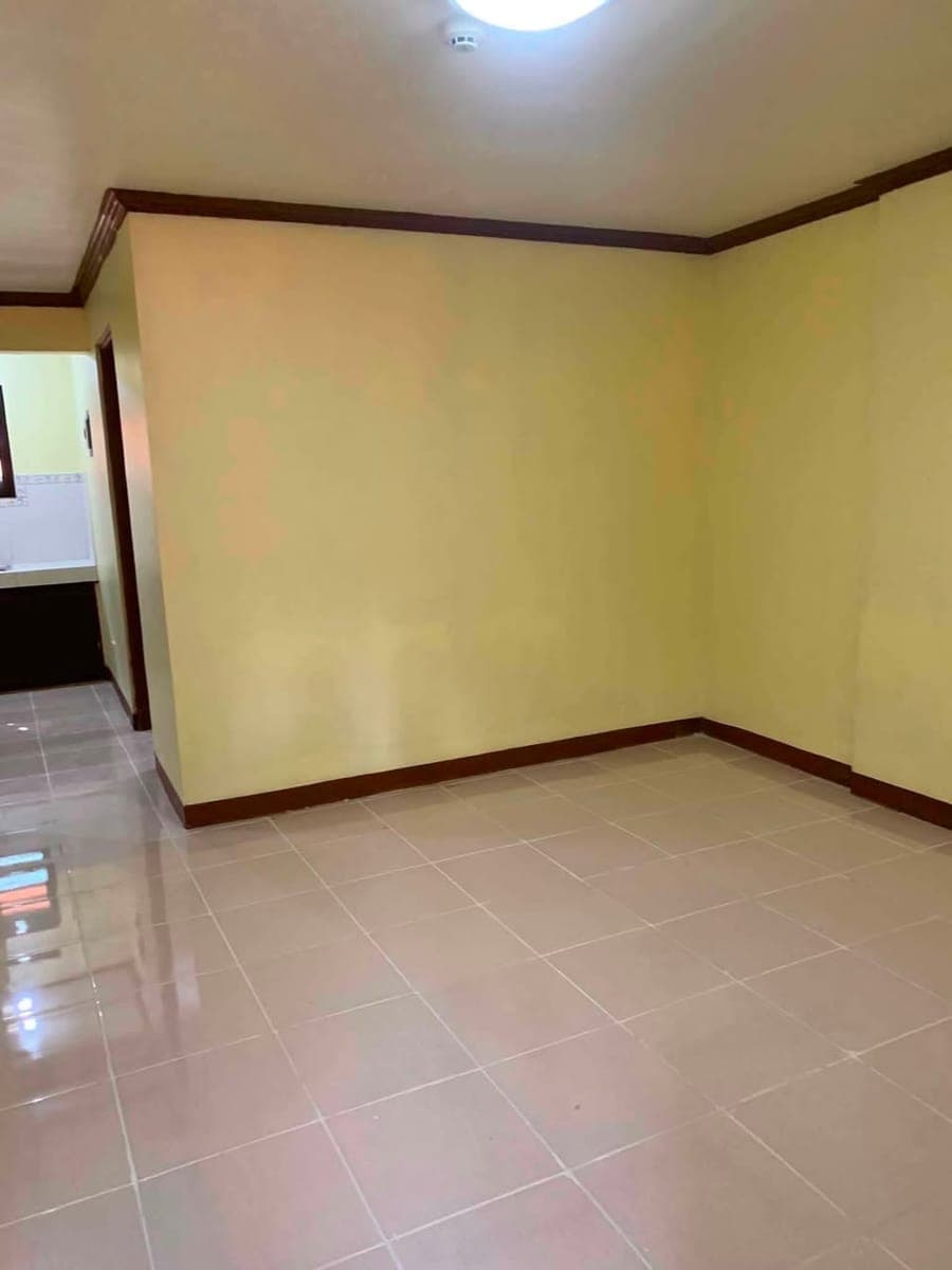 For rent 1 bedroom with 1 toilet and built in cabinets - photo 2