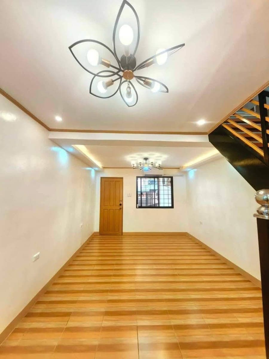 🏠 VILLA JACINTA Pulang Lupa Dos Las Pinas City - photo 3
