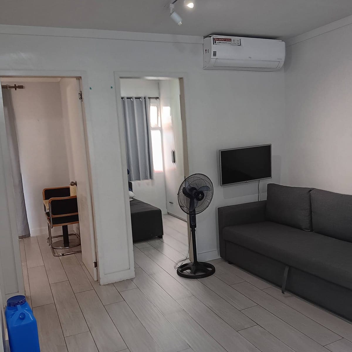 For rent: Condominium inside BF Homes Las Pinas near Southville Int'l School. FA: 43.25sqm, 2BR, 1T&... - photo 4