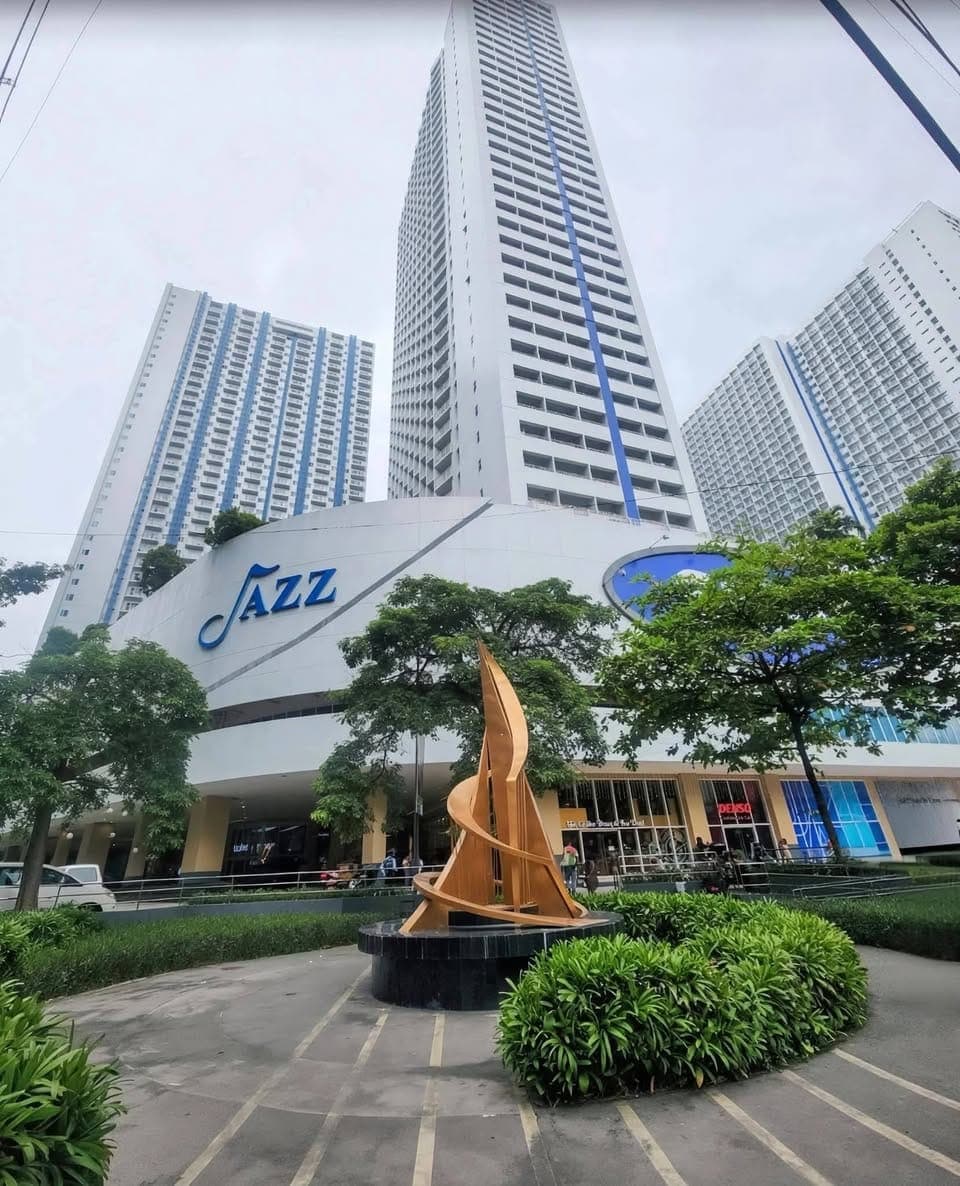 ​✨ Prime Urban Living: Fully Furnished 2BR Corner Unit for Rent in Makati ✨ - photo 1