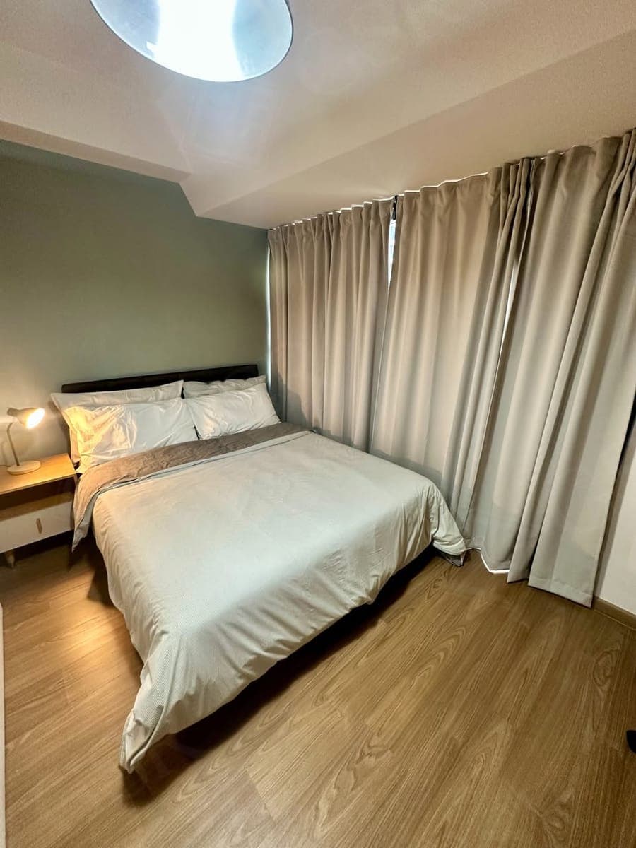 **Fully Furnished One Bedroom Unit with Balcony For Lease at The Rise Makati ** - photo 3