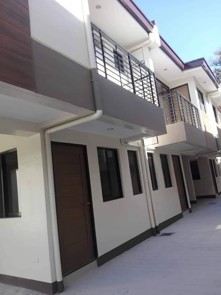 For Rent Townhouse Near Fairview Terraces Quezon City ,Sm Fairview and Robinsons - photo 1