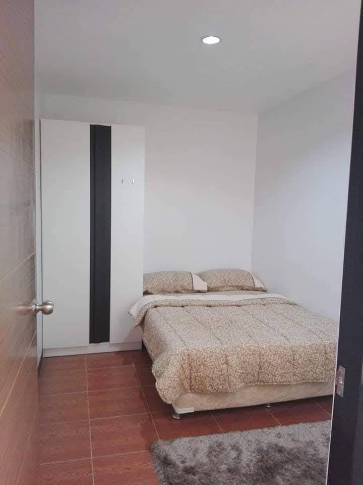 For Rent Townhouse Near Fairview Terraces Quezon City ,Sm Fairview and Robinsons - photo 5