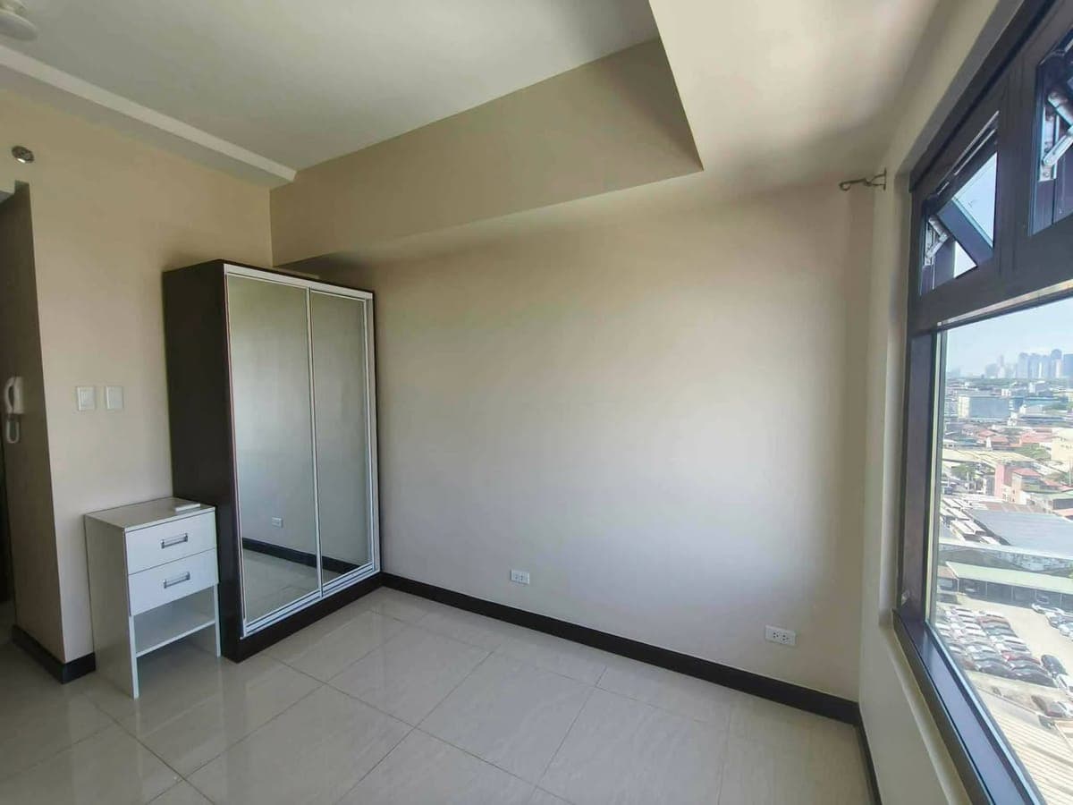 FOR RENT  –  Condo Unit at Aurora Escalades Cubao - photo 1