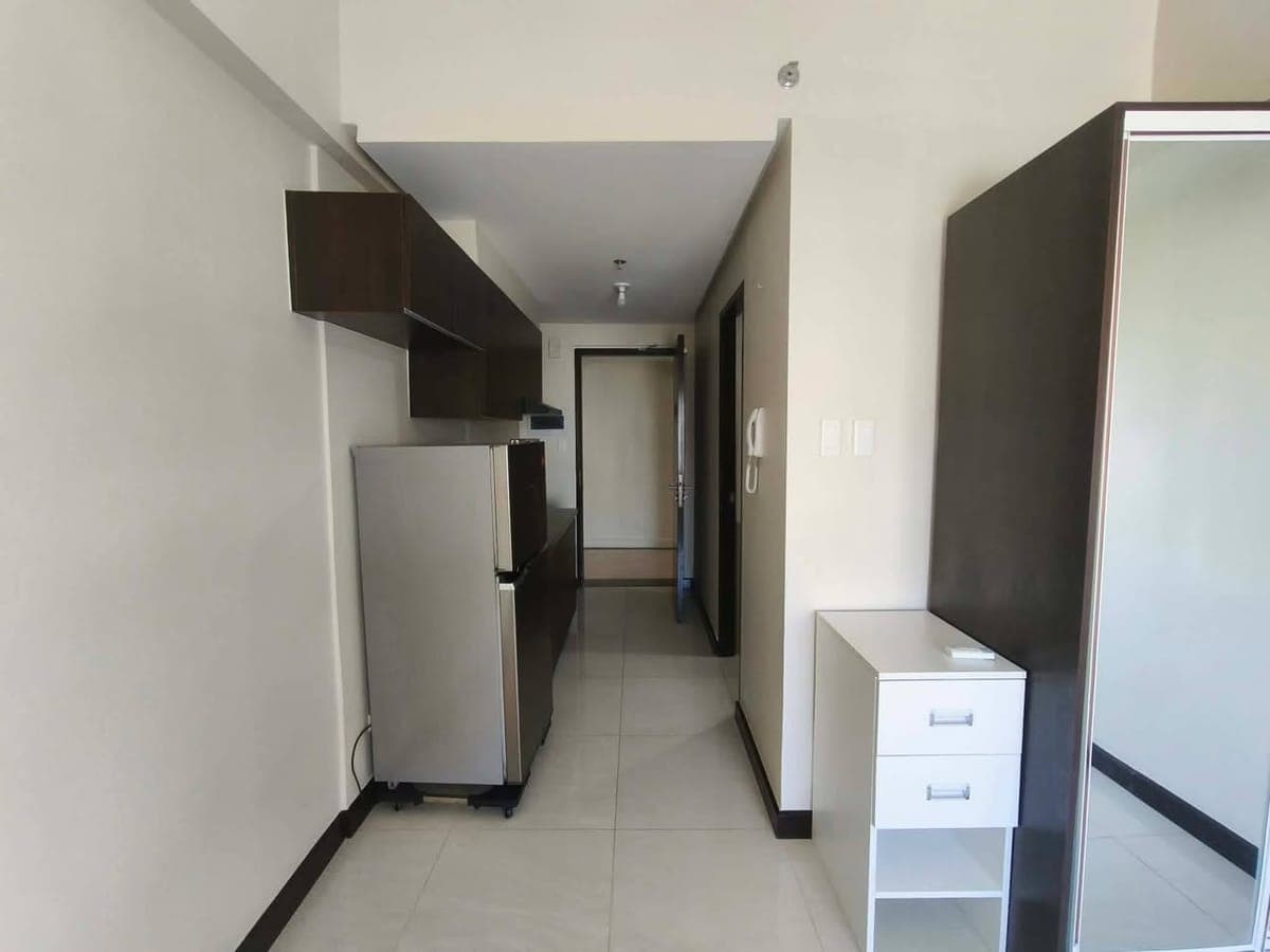 FOR RENT  –  Condo Unit at Aurora Escalades Cubao - photo 3